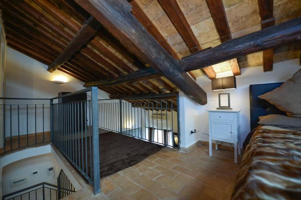 Ibernesi - Charming Apartment At The Roman Forums Dış mekan fotoğraf