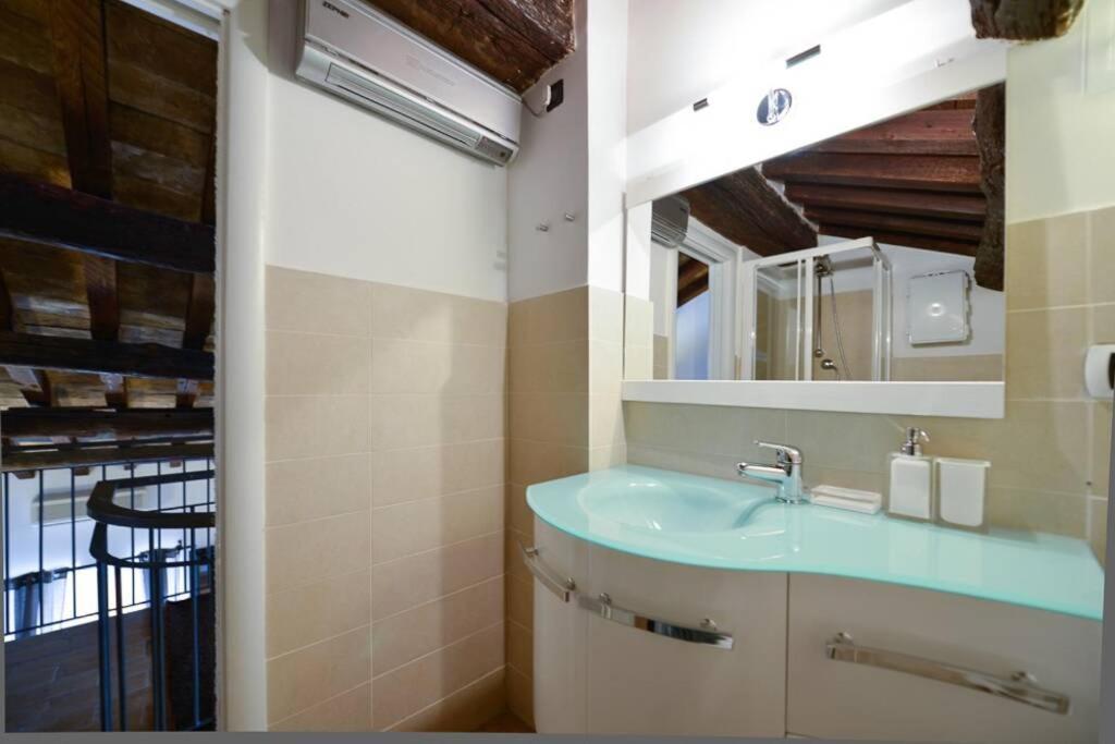 Ibernesi - Charming Apartment At The Roman Forums Dış mekan fotoğraf