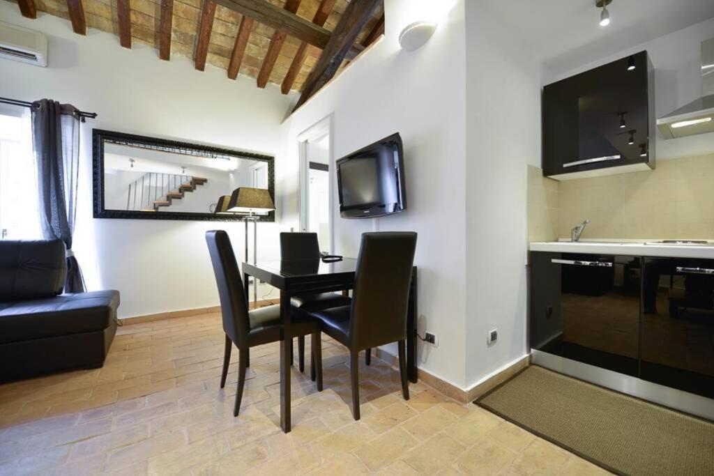 Ibernesi - Charming Apartment At The Roman Forums Dış mekan fotoğraf