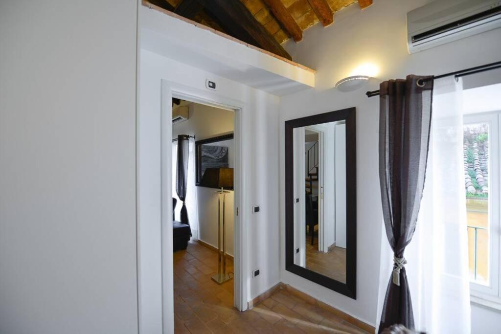Ibernesi - Charming Apartment At The Roman Forums Dış mekan fotoğraf