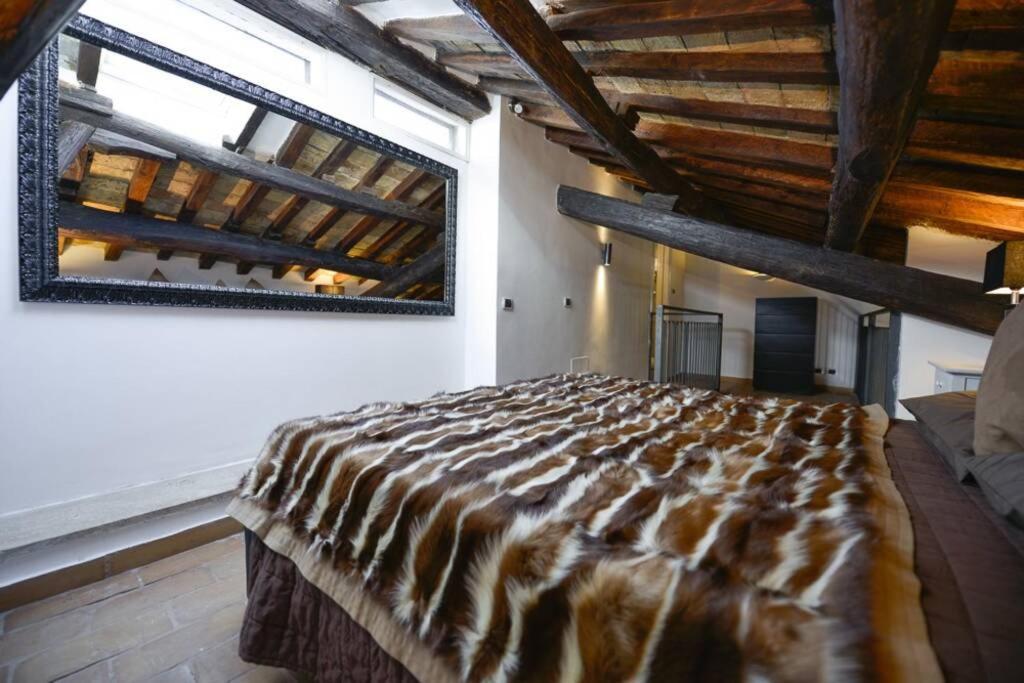 Ibernesi - Charming Apartment At The Roman Forums Dış mekan fotoğraf