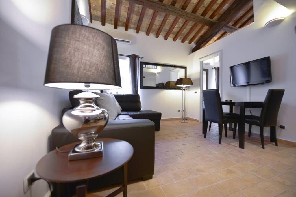 Ibernesi - Charming Apartment At The Roman Forums Dış mekan fotoğraf