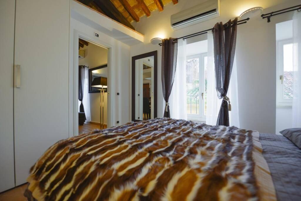 Ibernesi - Charming Apartment At The Roman Forums Dış mekan fotoğraf