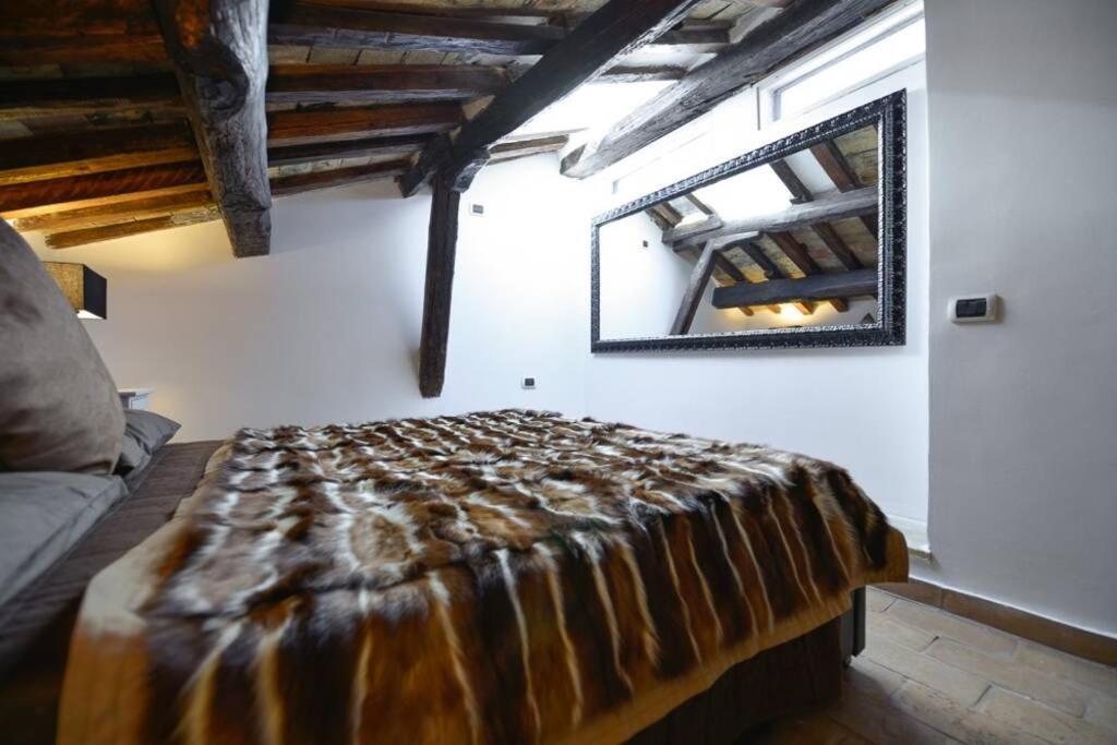 Ibernesi - Charming Apartment At The Roman Forums Dış mekan fotoğraf
