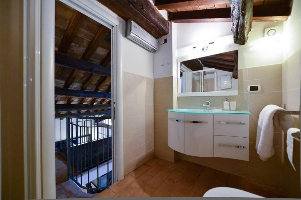 Ibernesi - Charming Apartment At The Roman Forums Dış mekan fotoğraf