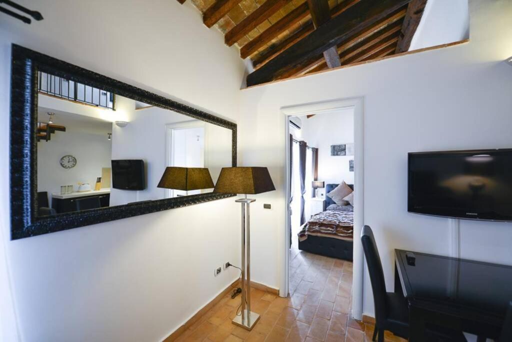 Ibernesi - Charming Apartment At The Roman Forums Dış mekan fotoğraf