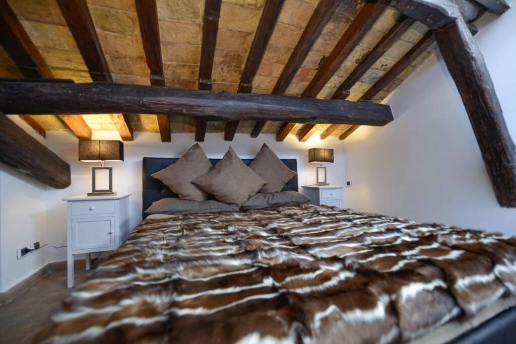 Ibernesi - Charming Apartment At The Roman Forums Dış mekan fotoğraf