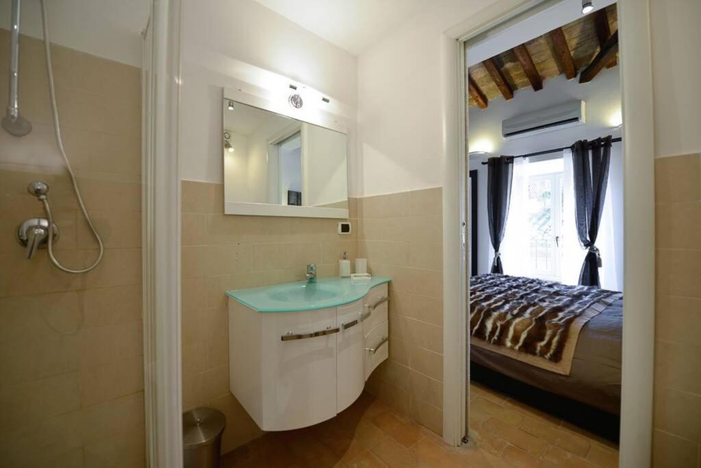 Ibernesi - Charming Apartment At The Roman Forums Dış mekan fotoğraf