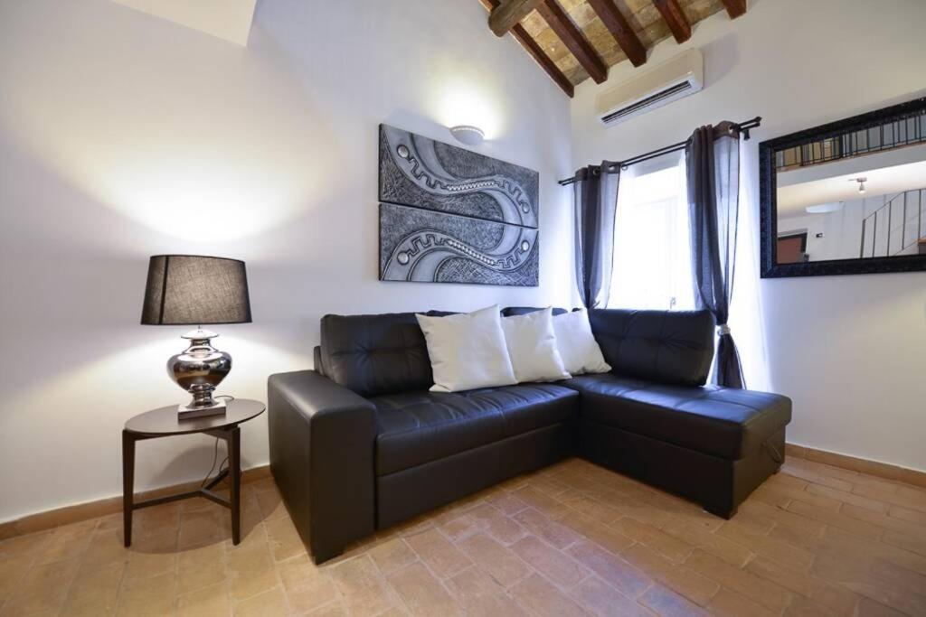 Ibernesi - Charming Apartment At The Roman Forums Dış mekan fotoğraf