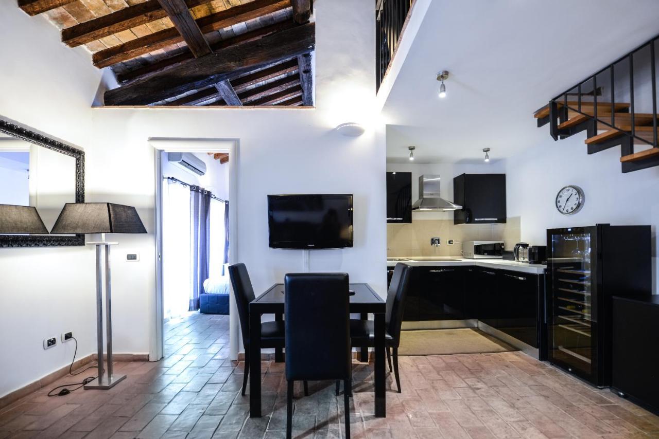 Ibernesi - Charming Apartment At The Roman Forums Dış mekan fotoğraf